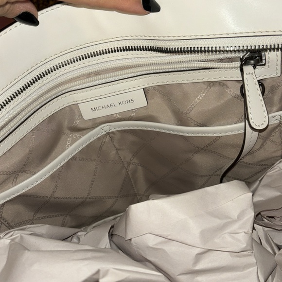Michael Kors White Monogram Tote Bag - Picture 14 of 14
